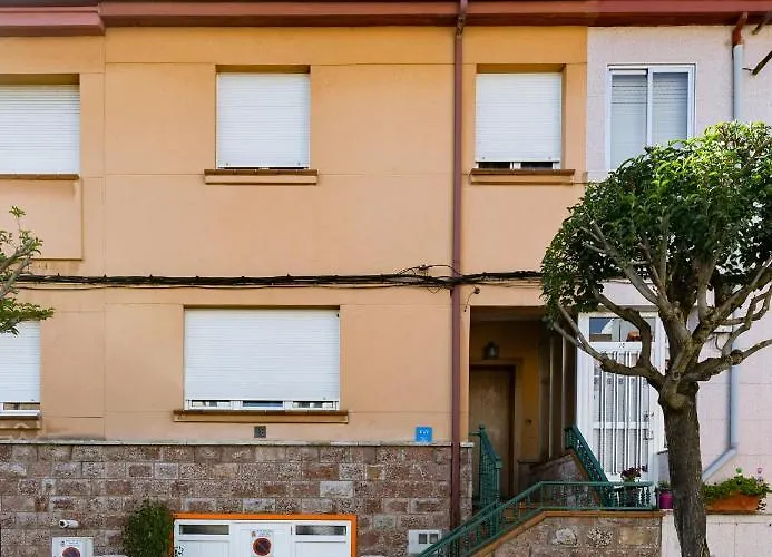 Housingleón - Casa Nueva a 400 metros de la Plaza Mayor